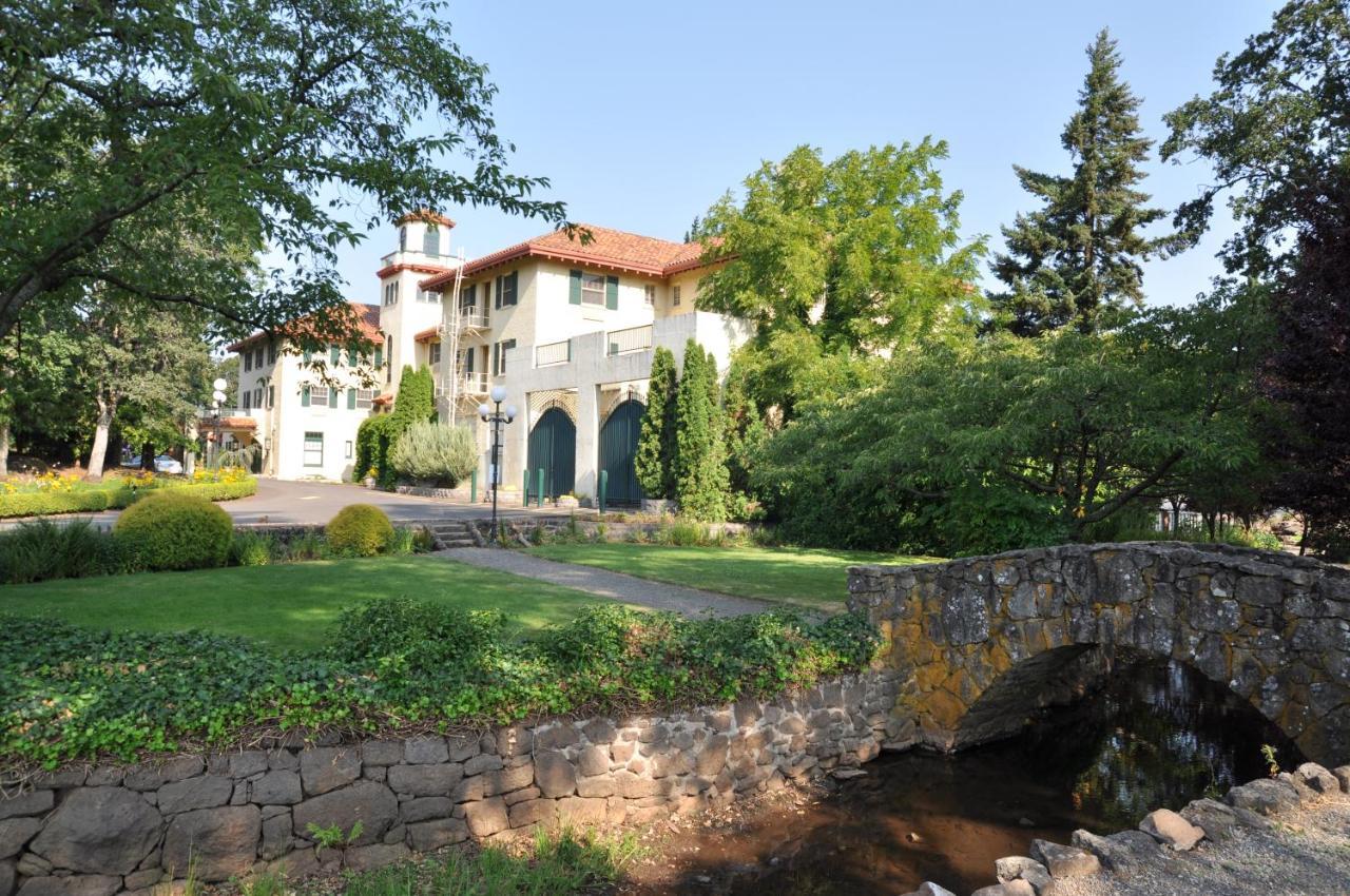 Columbia Gorge Hotel & Spa Hood River Esterno foto
